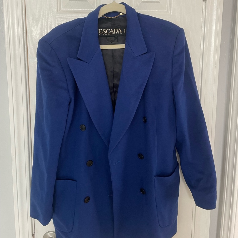 Escalate beautiful deep blue blazer